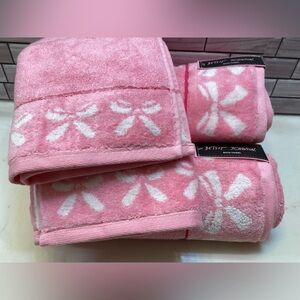 BETSEY JOHNSON ❤️Bow Reversible Pink/White (2)Bath &(2)Hand Towel set New